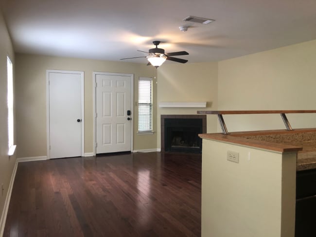 property at 518 E 7th St