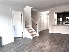 11 Cooper St in New York, NY - Building Photo - Building Photo