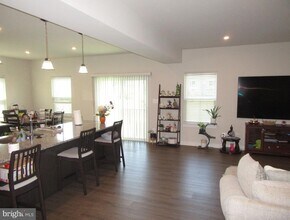 604 Longleaf Dr in Christiana, DE - Building Photo - Building Photo