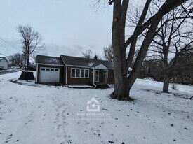 218 E Mulberry St in Anderson, IN - Building Photo