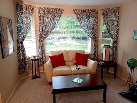 981 Kazac Pl SE in Port Orchard, WA - Building Photo