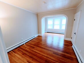 862-864 Riverside Dr-Unit -1R in Methuen, MA - Building Photo - Building Photo