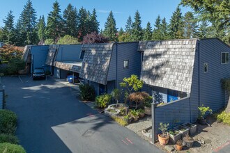 701 141St LN SE in Bellevue, WA - Building Photo - Building Photo