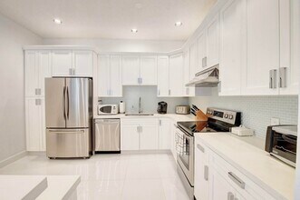 5190 Lake Catalina Dr in Boca Raton, FL - Building Photo - Building Photo