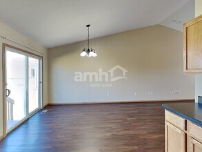 3812 Wolf Creek Rd in Grove City, OH - Building Photo - Building Photo