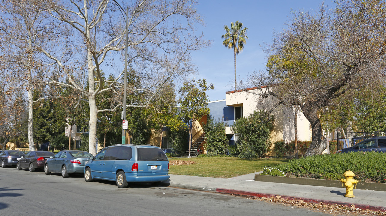 Monte Alban Apartments in San Jose, CA - Building Photo