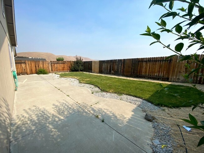 7771 Mariner Cove Dr in Reno, NV - Building Photo - Building Photo