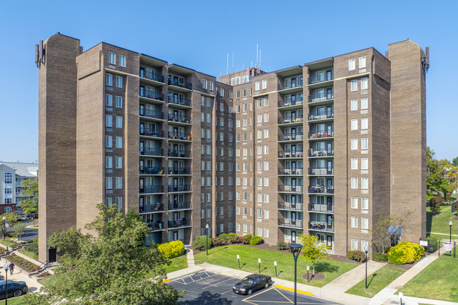 Middletowne & The Dona in Laurel, MD - Foto de edificio - Building Photo