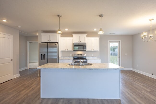 7020 White Pine Ave in Statesboro, GA - Building Photo - Building Photo