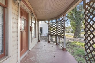 609 E Harrison Ave in Guthrie, OK - Building Photo - Building Photo