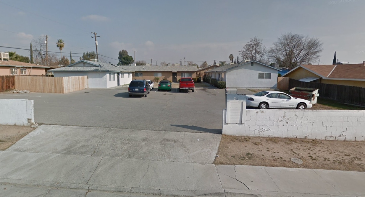 701 Tate St in Bakersfield, CA - Building Photo