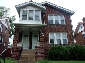 4953 Sutherland Ave in St. Louis, MO - Building Photo