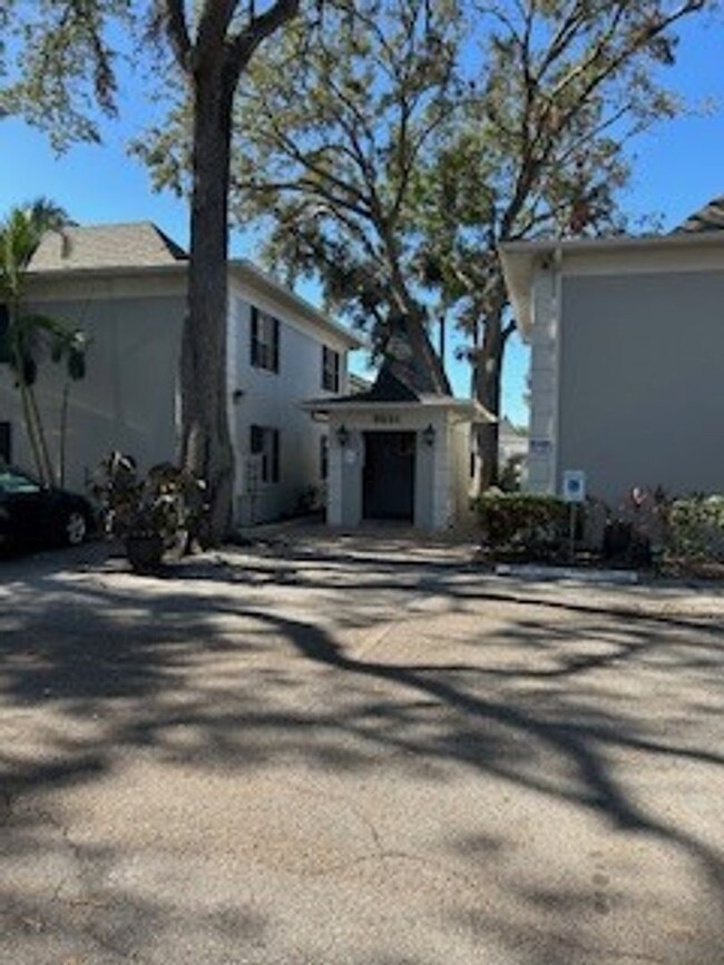 5221 Bayshore Blvd