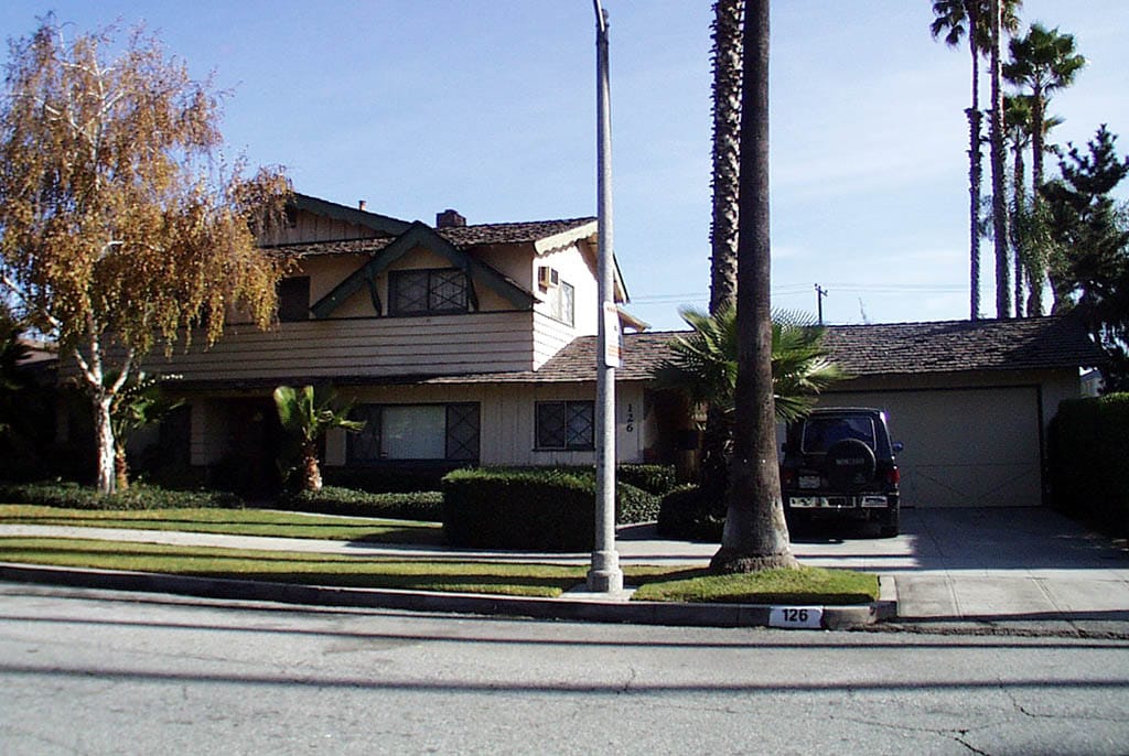 126 N Electric Ave in Alhambra, CA - Foto de edificio