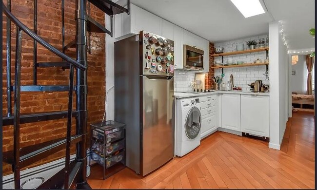 212 9th St in Jersey City, NJ - Building Photo - Building Photo