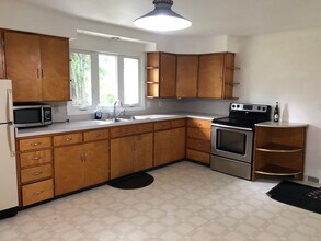 536 Woodland Dr in Traverse City, MI - Building Photo - Building Photo