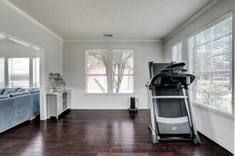 1611 Falcon Ridge Blvd in Friendswood, TX - Building Photo - Building Photo