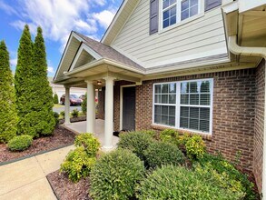 57 NW Moore Farm Cir in Huntsville, AL - Building Photo - Building Photo