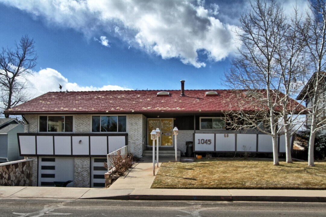 1045 Emerald St in Broomfield, CO - Building Photo