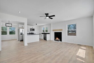 1857 Memorial Dr in Clarksville, TN - Foto de edificio - Building Photo