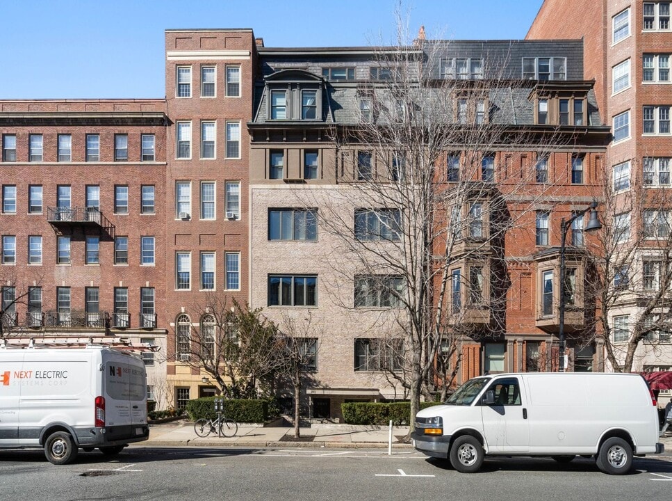 260 Beacon St, Unit 3 in Boston, MA - Building Photo