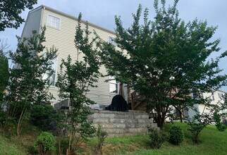 18 Crimson Way in Fredericksburg, VA - Building Photo - Building Photo