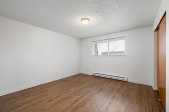 Aladdin Townhomes in Tacoma, WA - Foto de edificio - Interior Photo