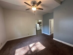 1607 N Roosevelt Ave in Bloomington, IL - Building Photo - Building Photo