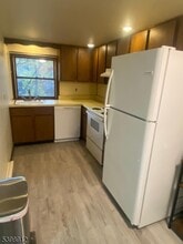 211 Hamburg Turnpike in Bloomingdale, NJ - Building Photo - Building Photo