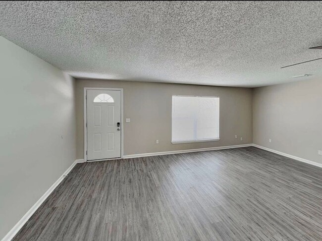 6949 Magdelena Dr in Jacksonville, FL - Building Photo - Building Photo