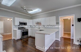 4314 Old Oak Dr in Little Rock, AR - Building Photo - Building Photo