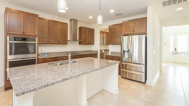 7815 Bronze Oak Dr in Wesley Chapel, FL - Building Photo - Building Photo