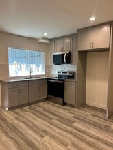8140 Langdon Ave in Los Angeles, CA - Building Photo - Building Photo