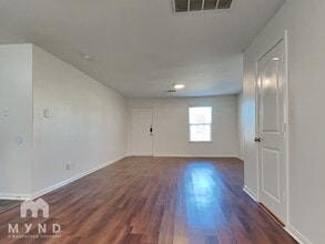 6110 Coral Cv Rd in Baytown, TX - Foto de edificio - Building Photo