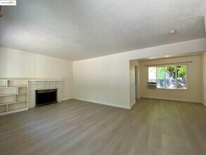 230 Cleaveland Rd in Pleasant Hill, CA - Building Photo - Building Photo