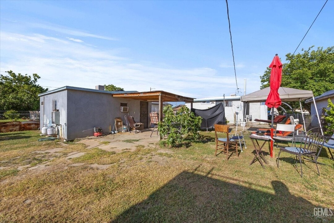 504 S Brown St-Unit -504 1/2 S. Brown St in Bakersfield, CA - Foto de edificio