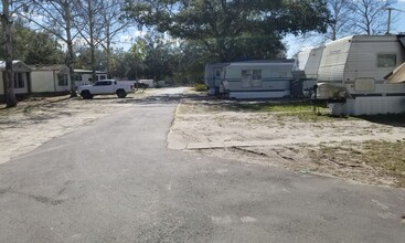 37021 Tucker Rd in Zephyrhills, FL - Building Photo - Building Photo