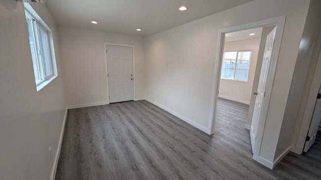 property at 1916 Pasadena Ave