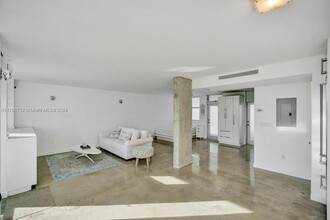 301 Ocean Dr in Miami Beach, FL - Building Photo - Building Photo