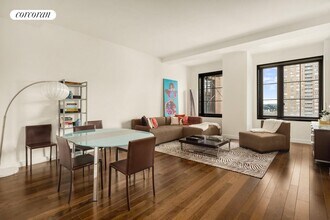 425 W 50th St in New York, NY - Building Photo - Building Photo