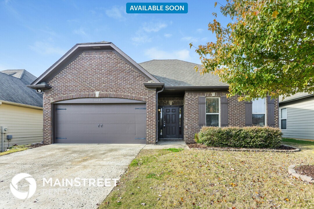 1025 Washington Ct in Moody, AL - Building Photo