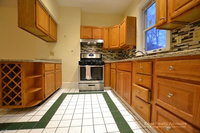 10 Woodmont St in Boston, MA - Building Photo - Building Photo