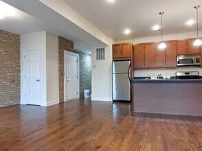 2836 N Albany Ave in Chicago, IL - Building Photo - Building Photo