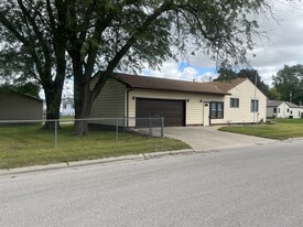 922 S 26th St in Fort Dodge, IA - Building Photo