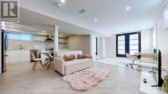 640 Lansdowne Dr in Oshawa, ON - Building Photo