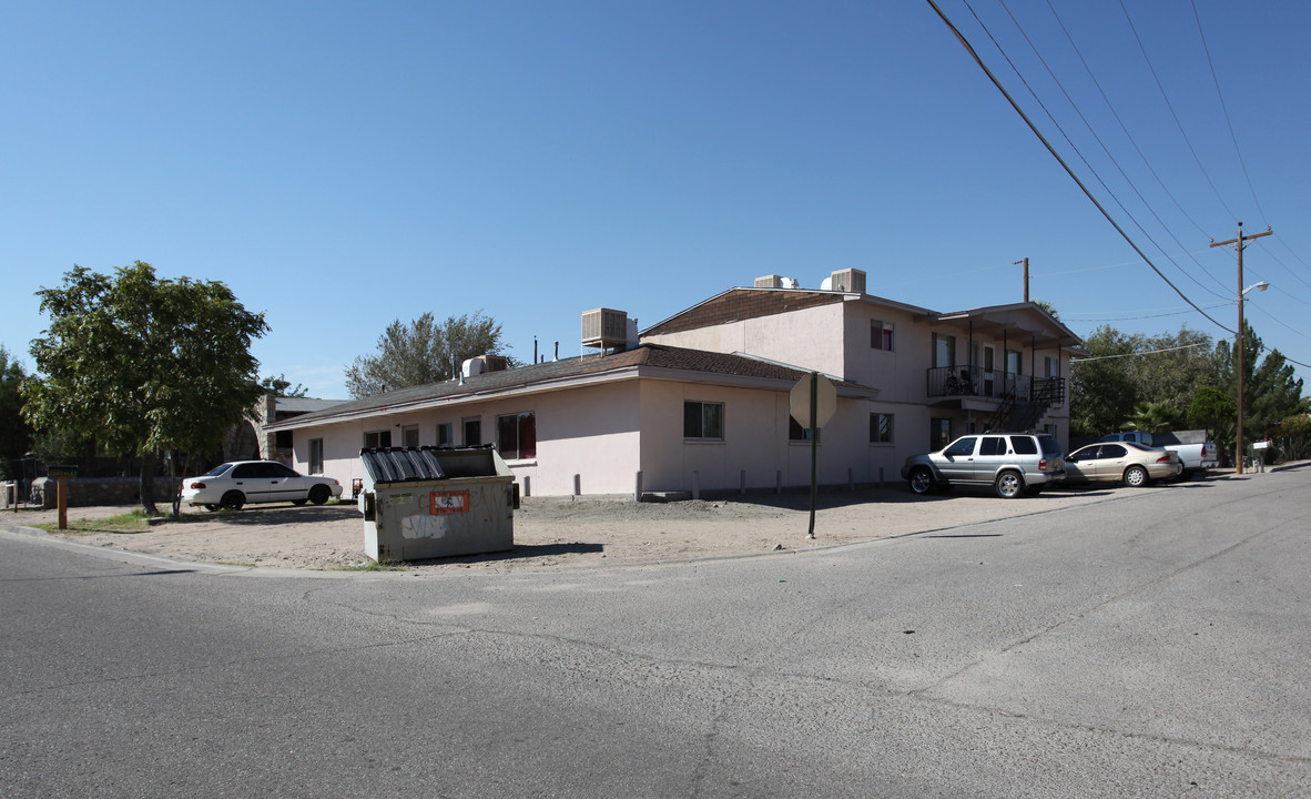 110 Loma Vista Ct in Sunland Park, NM - Foto de edificio