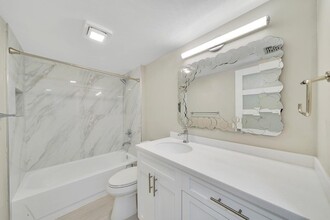 6217 Balboa Cir in Boca Raton, FL - Building Photo - Building Photo