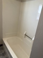 6627 State Rd-Unit -1 in Parma, OH - Foto de edificio - Building Photo