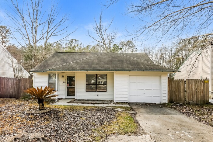 319 MacGregor Dr in Summerville, SC - Building Photo
