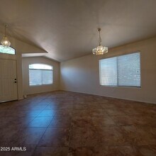 11219 W Vernon Ave in Avondale, AZ - Building Photo - Building Photo